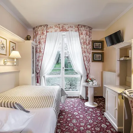 Ξενοδοχείο Aura Palace And Wellness 4*