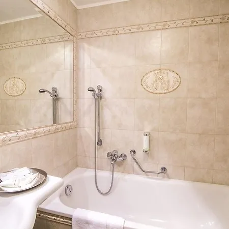 Aura Palace Spa And Wellness Hotel