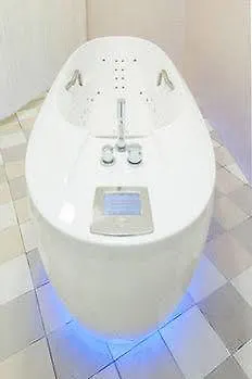 Ξενοδοχείο Aura Palace And Wellness 4*